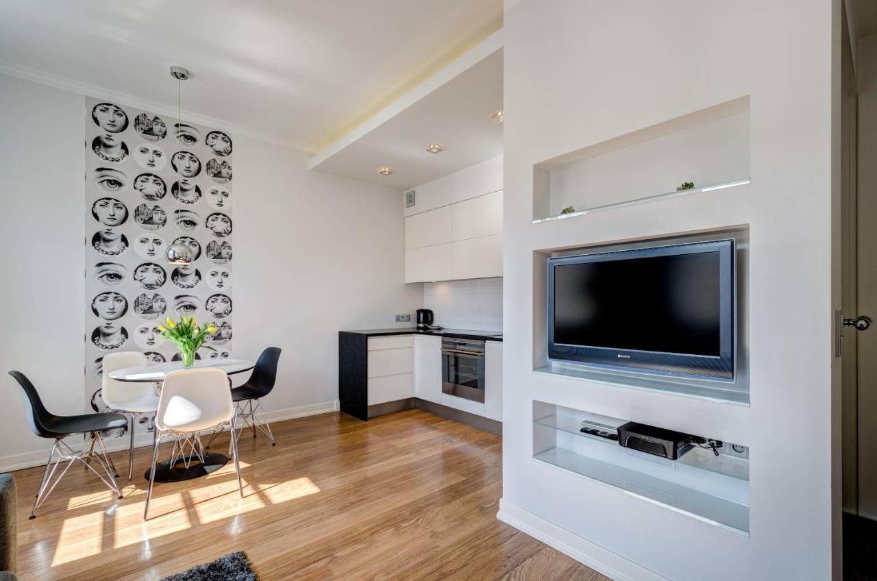 Stylish Apartment In Heart Of Oldtown กดัญสก์ ภายนอก รูปภาพ